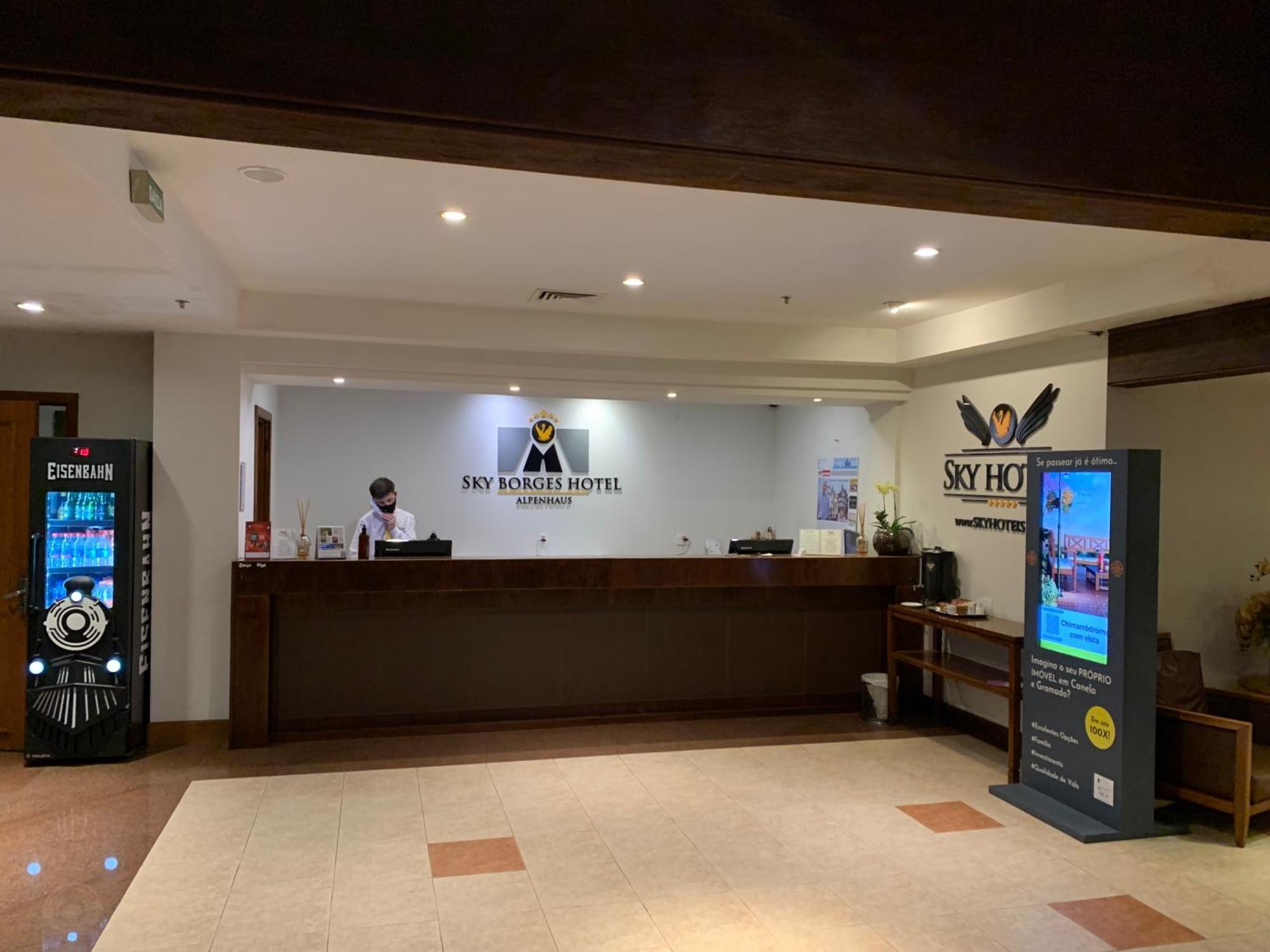 Apartamento Em Gramado, Padrão 4 Estrelas, No Centro